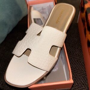 Lemon Women's Cream Slide Sandals
